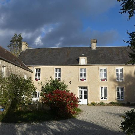 Domaine De La Cour Vautier Bed & Breakfast Mandeville-en-Bessin Exterior foto