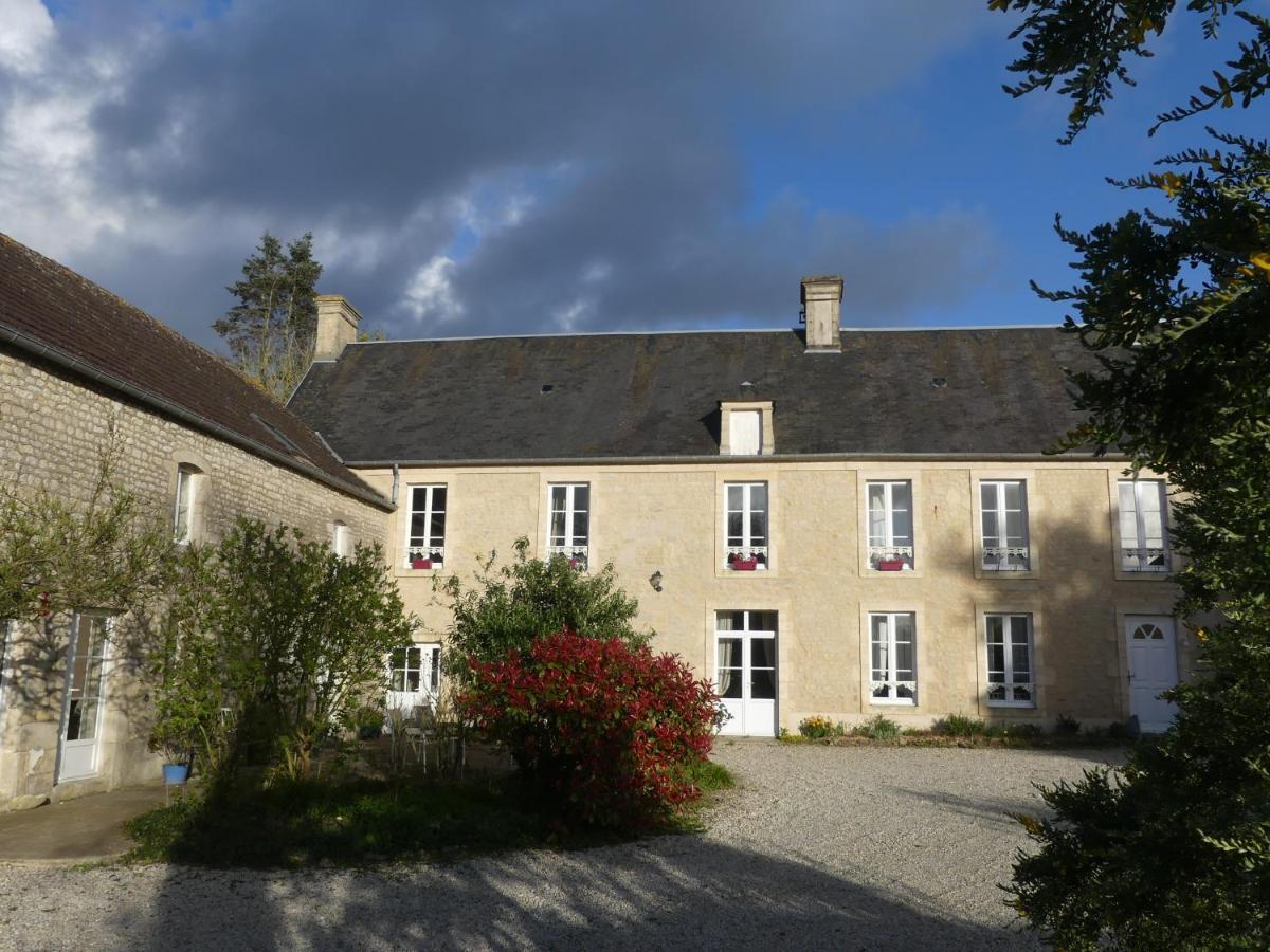 Domaine De La Cour Vautier Bed & Breakfast Mandeville-en-Bessin Exterior foto