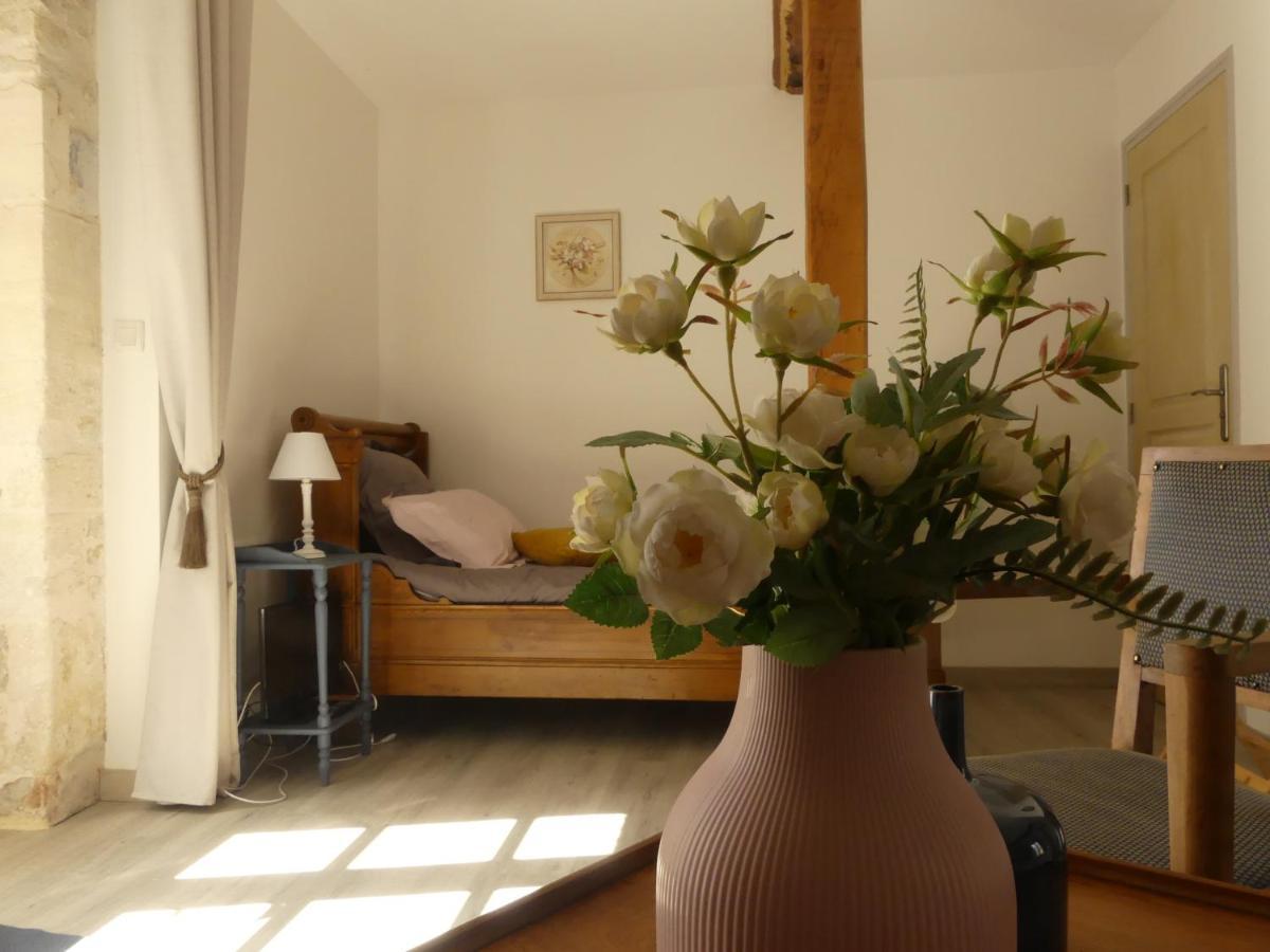 Domaine De La Cour Vautier Bed & Breakfast Mandeville-en-Bessin Exterior foto