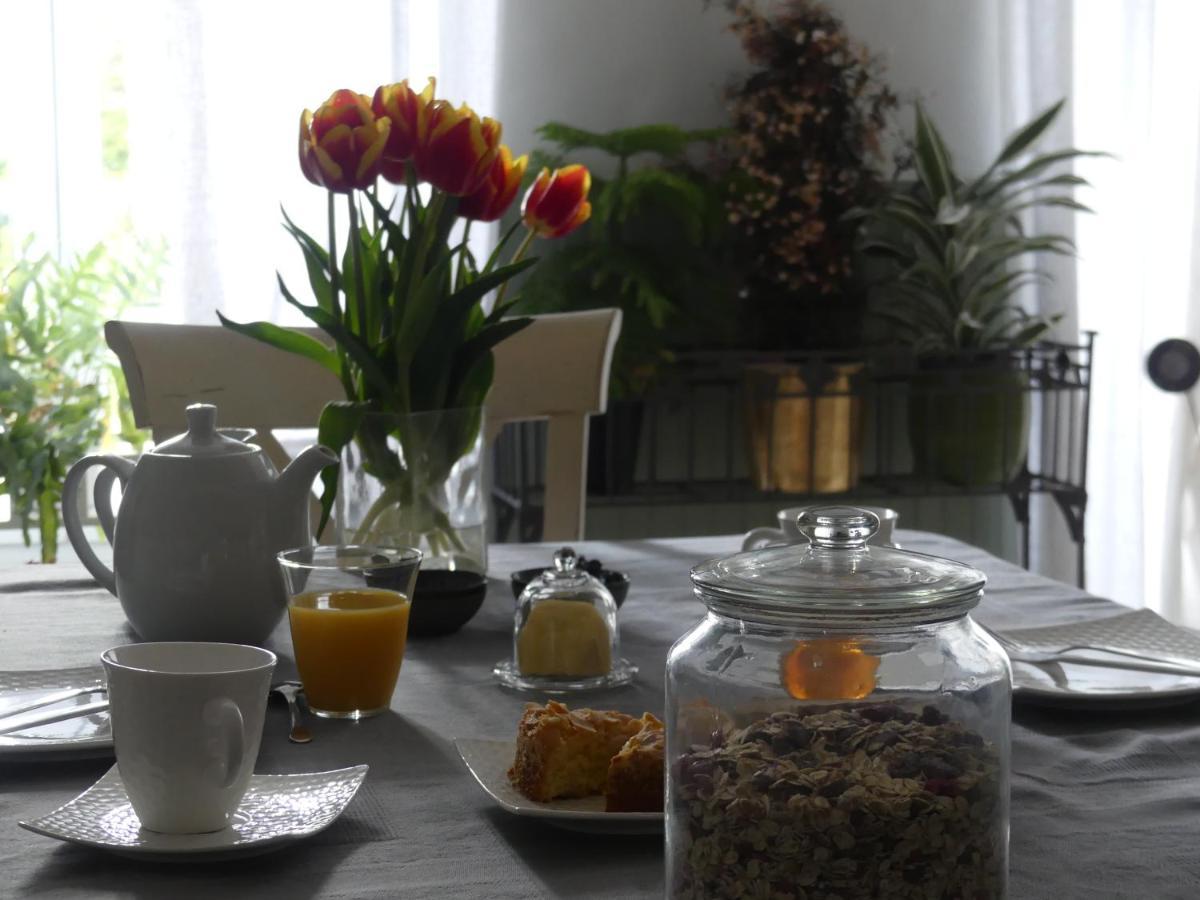 Domaine De La Cour Vautier Bed & Breakfast Mandeville-en-Bessin Exterior foto