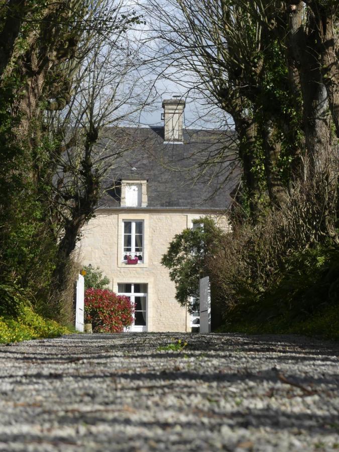 Domaine De La Cour Vautier Bed & Breakfast Mandeville-en-Bessin Exterior foto