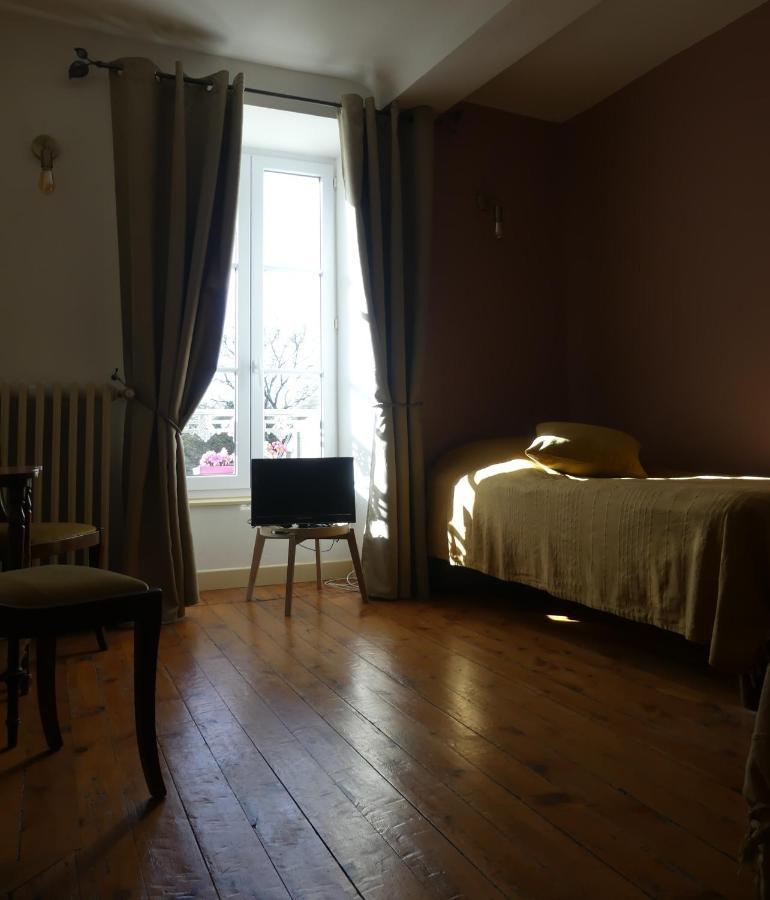 Domaine De La Cour Vautier Bed & Breakfast Mandeville-en-Bessin Exterior foto